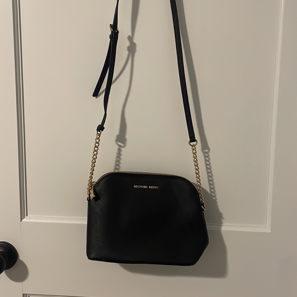 Michael kors crossbody - Picture 2 of 3